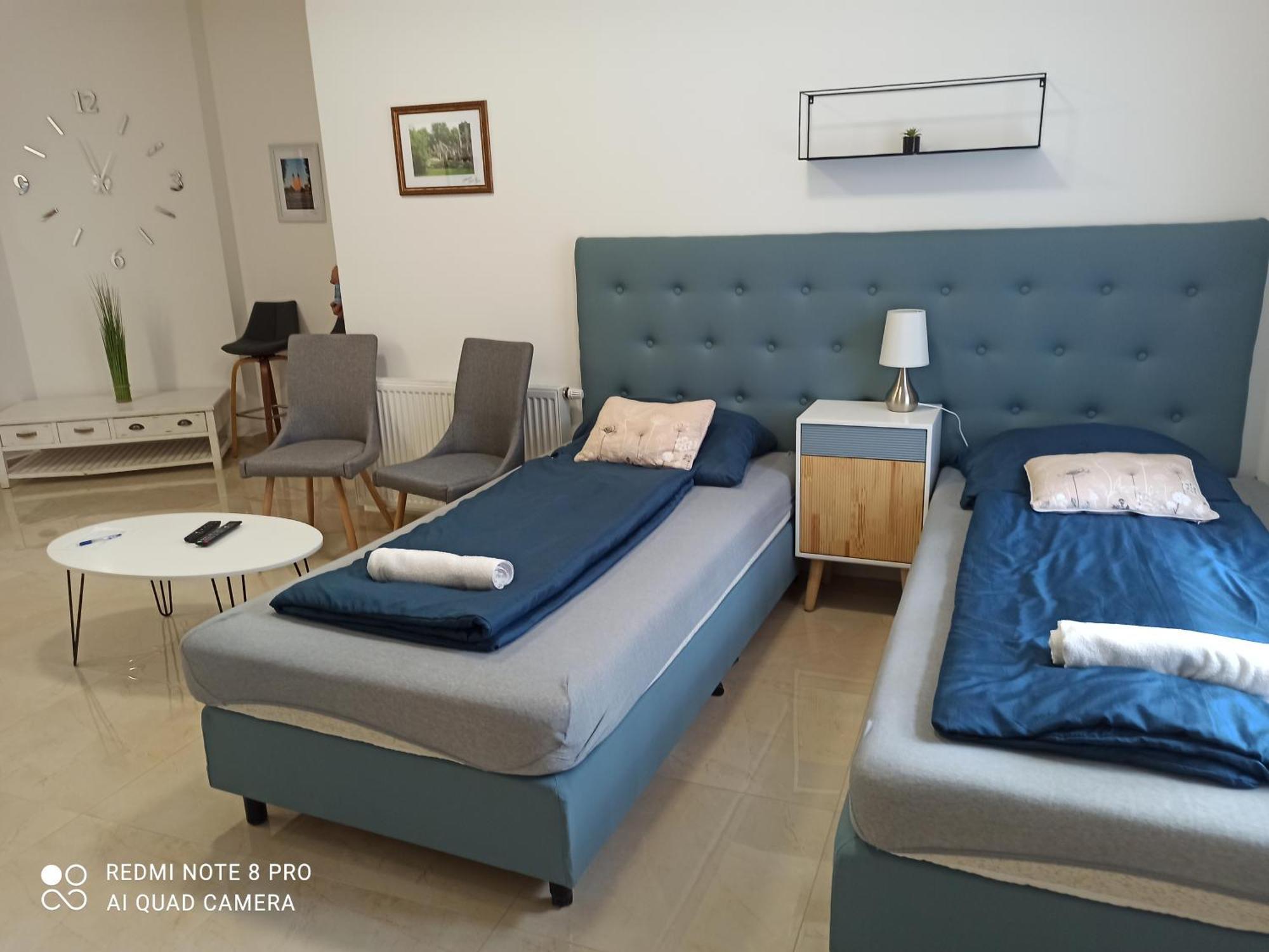 Kossuth Apartmanhaz Tata Exterior photo
